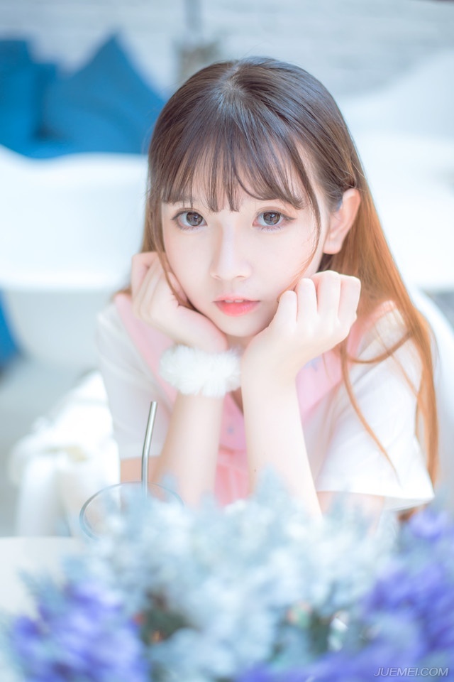 实际上，在这个时代，有能力经商丝路的，恐怕也只有世家了，毕竟底子在那里摆着，虽然吕布说是公平公正，但世家的财力，注定他们在起跑线上，就比普通人更容易致富。